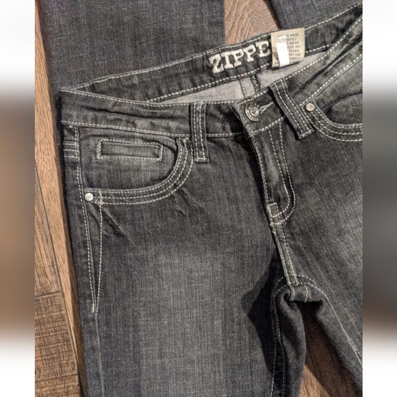 ZIPPER Brand Womens Dark Gray Wash Bootleg Jeans w/ Studs & Rhinestones - Size 5 - Picture 7 of 16